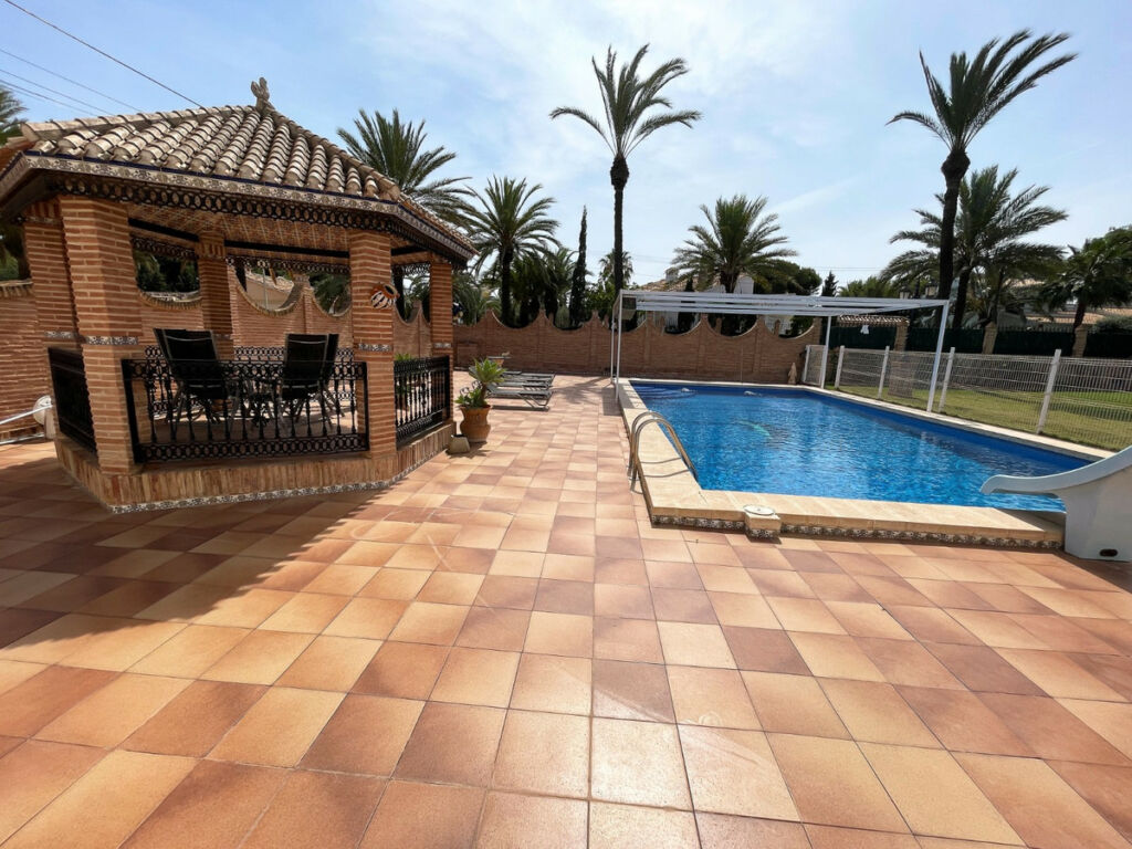 Detached Villa Cabo Roig Alicante - image 6