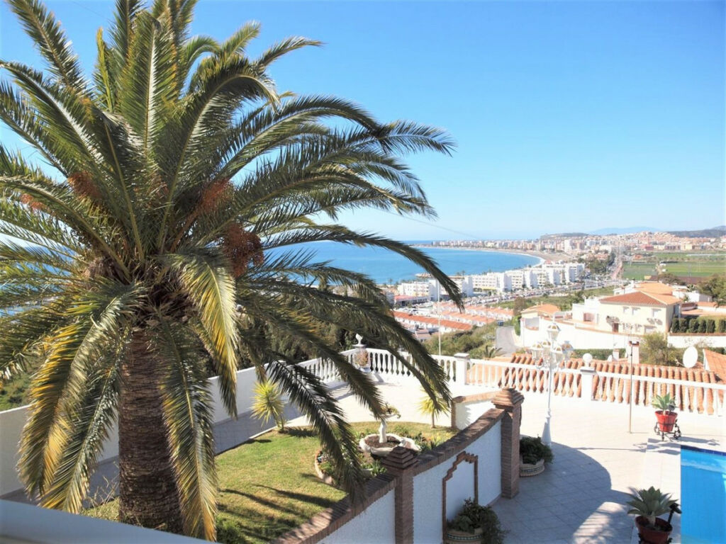 Detached Villa Caleta de Vélez Málaga - image 6