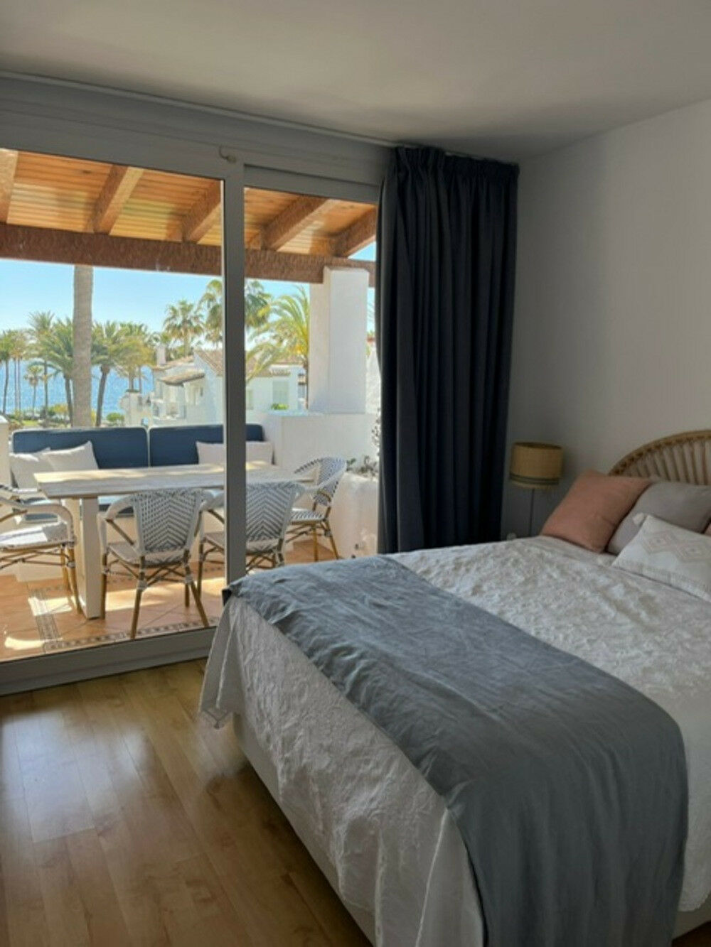 Middle Floor Apartment Estepona Málaga - image 6
