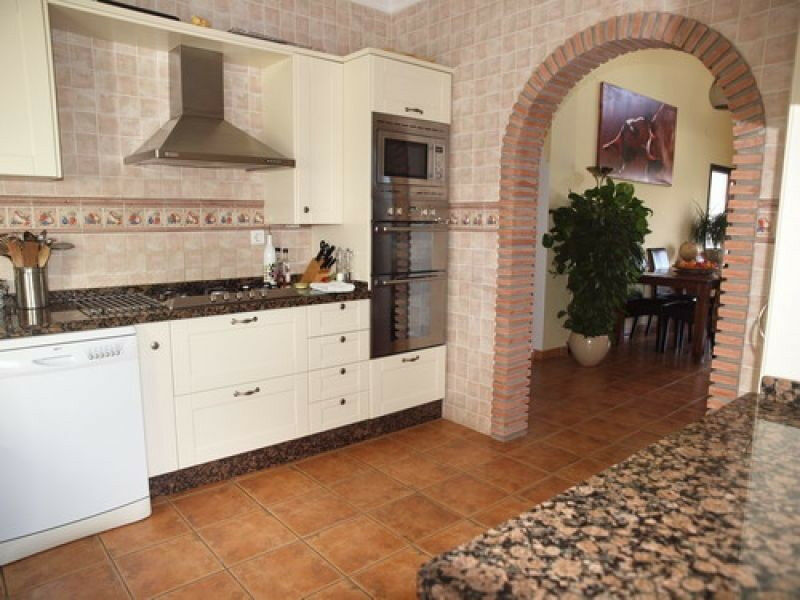 Detached Villa Sayalonga Málaga - image 6