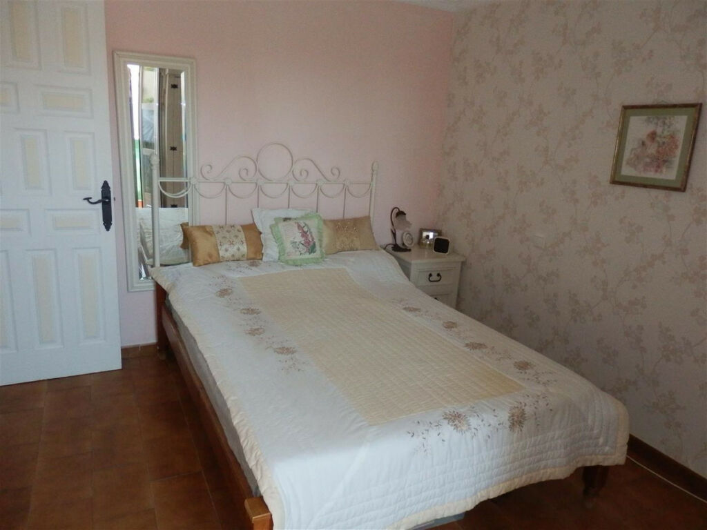 Semi-Detached House Benajarafe Málaga - image 6