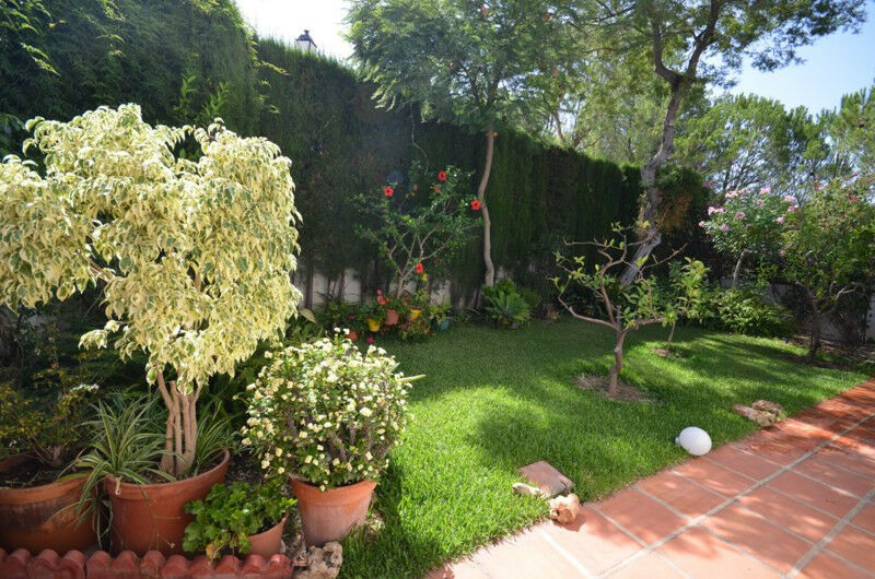 Detached Villa Macharaviaya Málaga - image 6