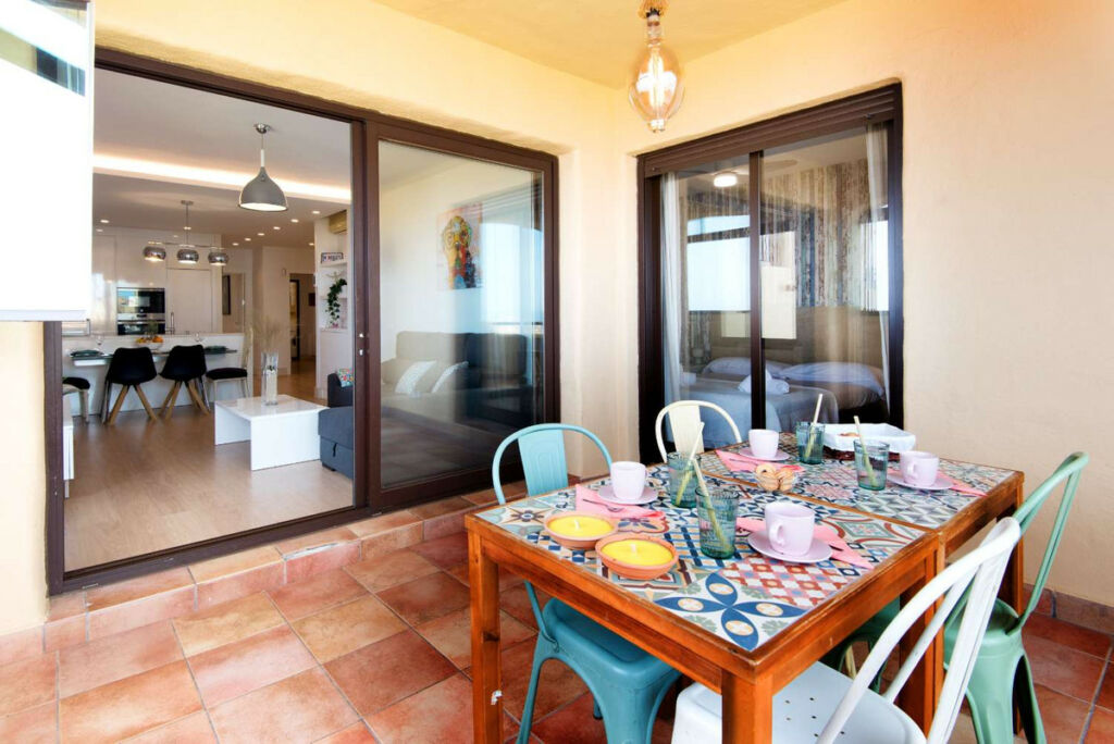 Middle Floor Apartment Benalmadena Málaga - image 6