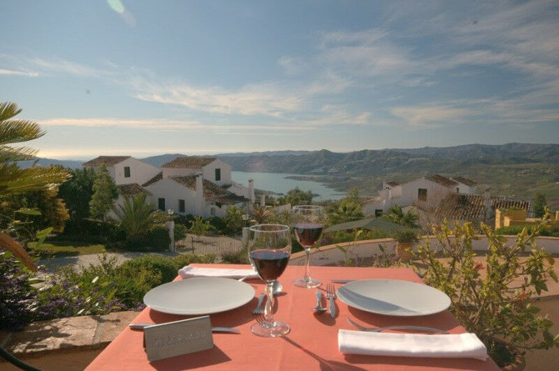 Aparthotel Periana Málaga - image 6