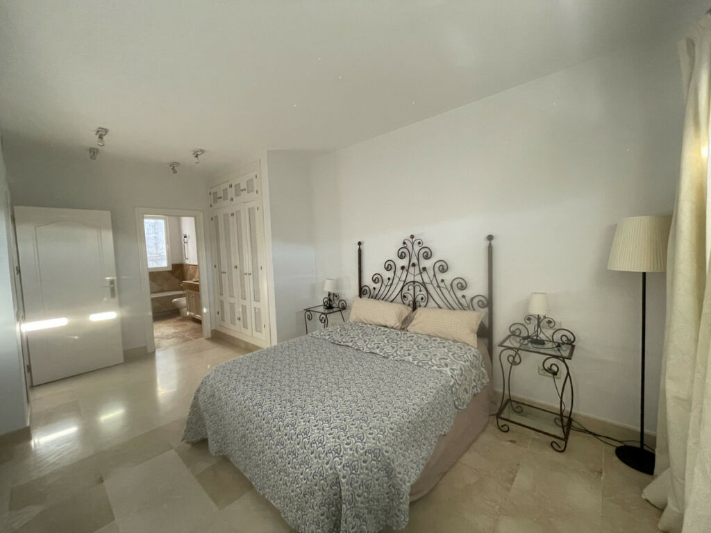 Townhouse Istán Málaga - image 6