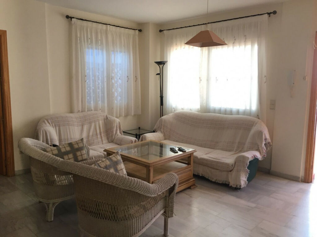 Middle Floor Apartment Mezquitilla Málaga - image 6