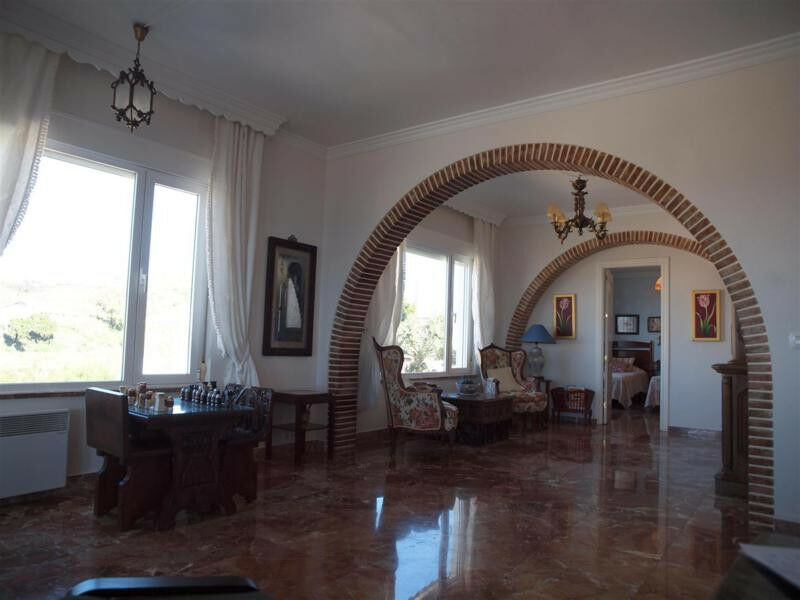 Detached Villa Benajarafe Málaga - image 6