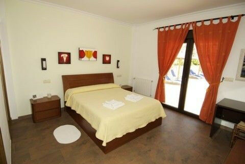 Detached Villa Sayalonga Málaga - image 6