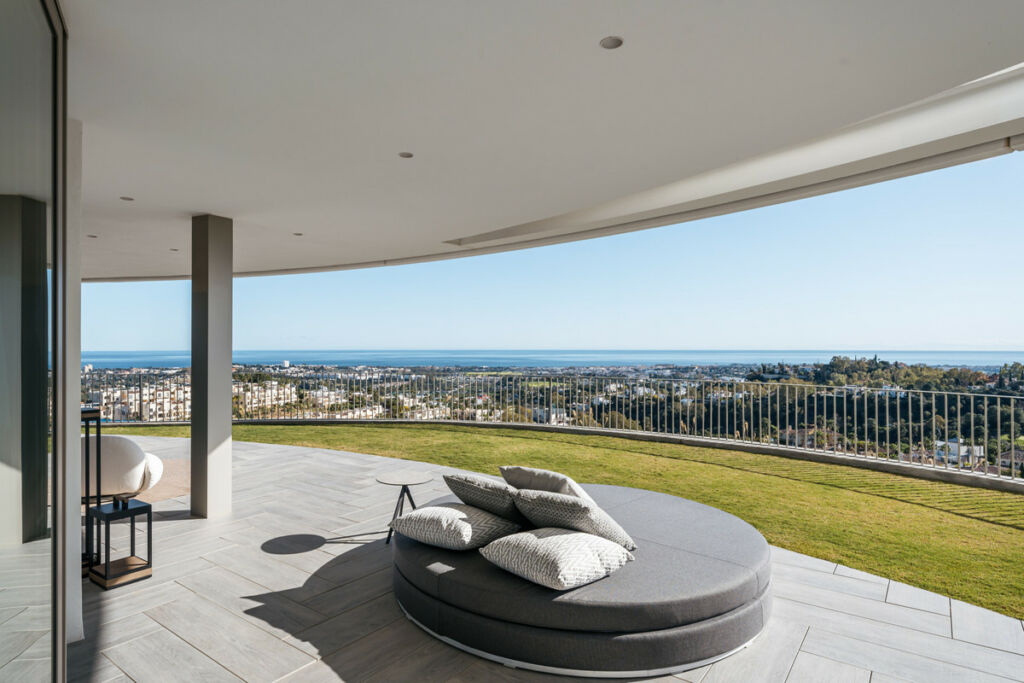 Middle Floor Apartment Benahavís Málaga - image 6