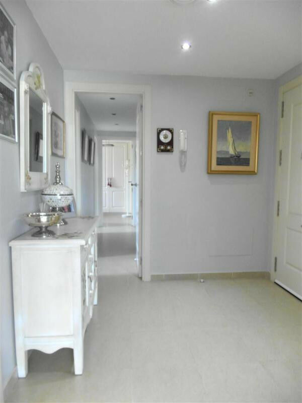 Middle Floor Apartment Benagalbon Málaga - image 6