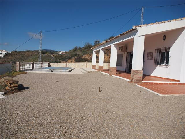 Detached Villa Moclinejo Málaga - image 6