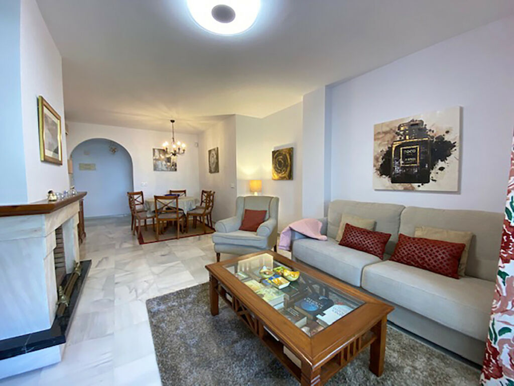 Middle Floor Apartment Elviria Málaga - image 6