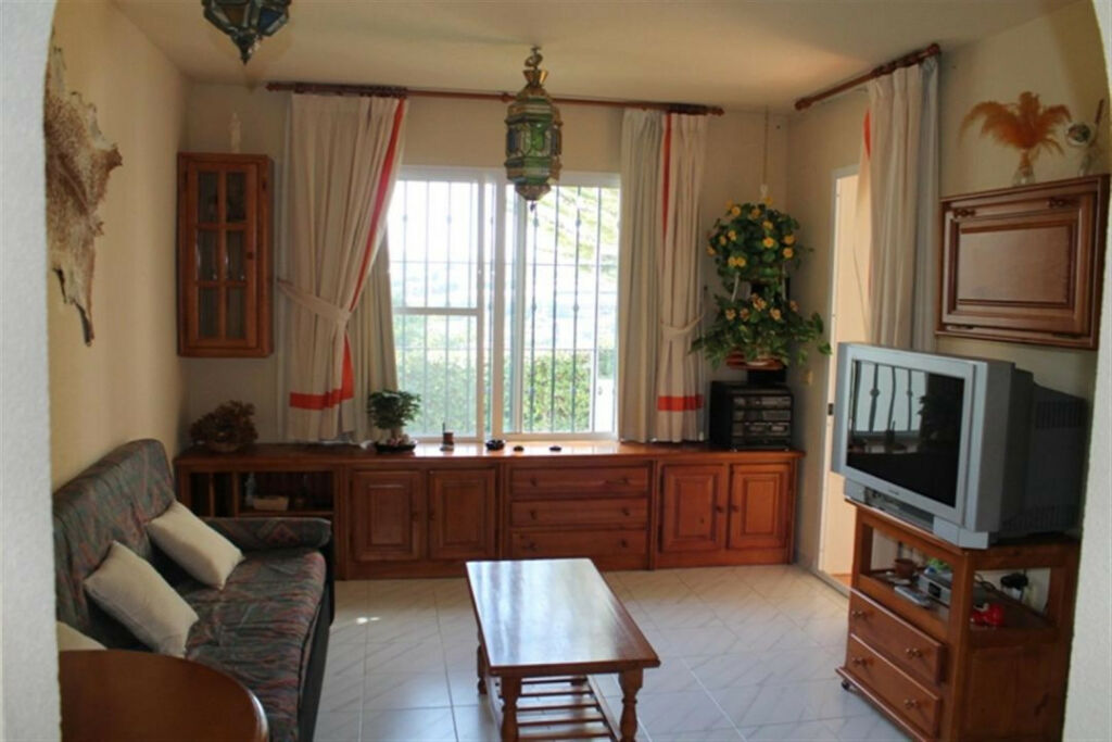 Middle Floor Apartment Torrox Málaga - image 6