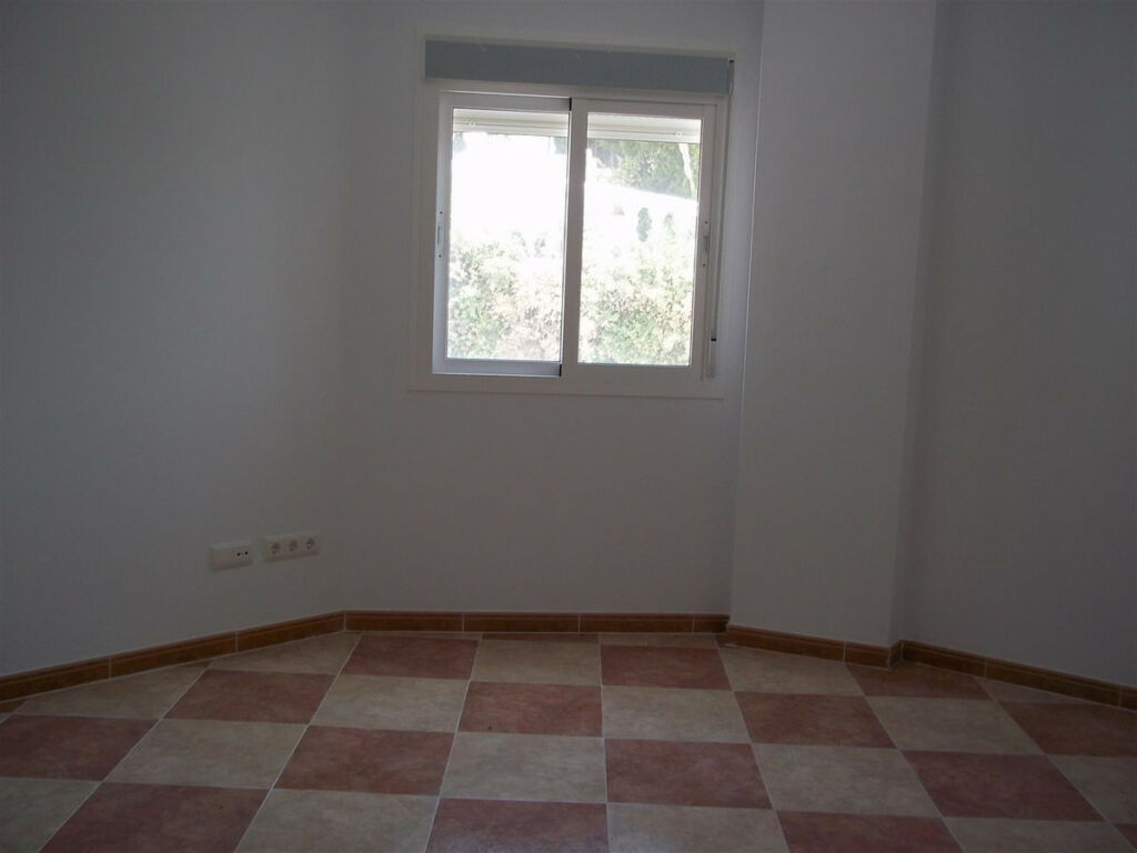 Middle Floor Apartment Canillas de Aceituno Málaga - image 6