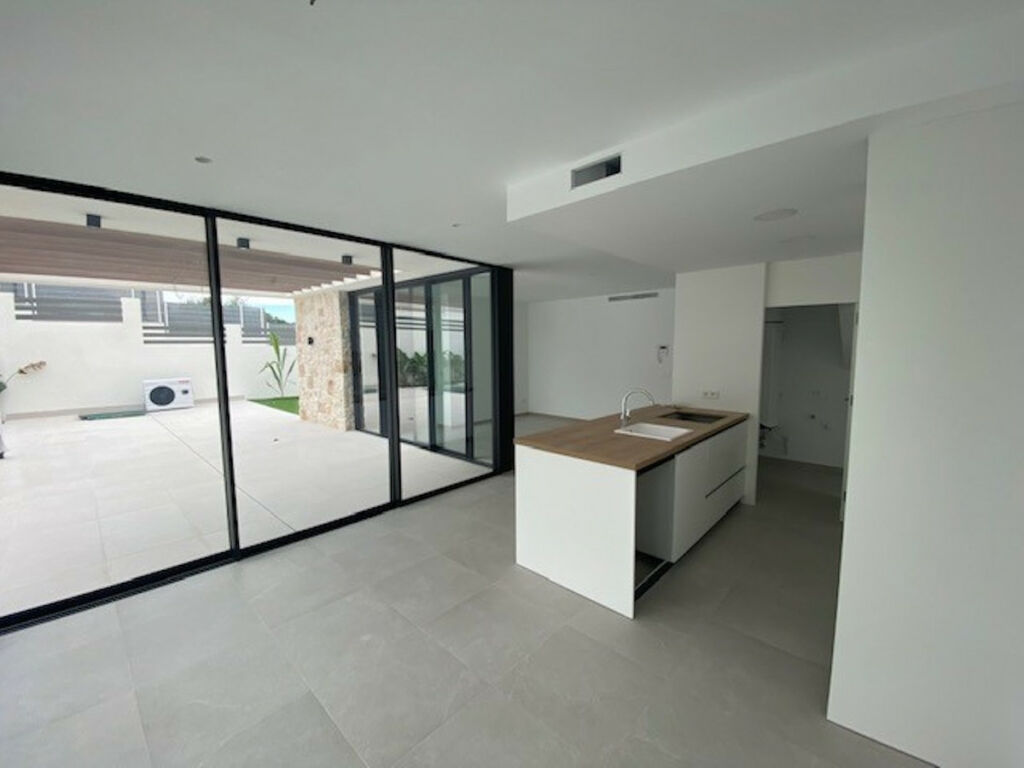 Detached Villa Lomas de Cabo Roig Alicante - image 6