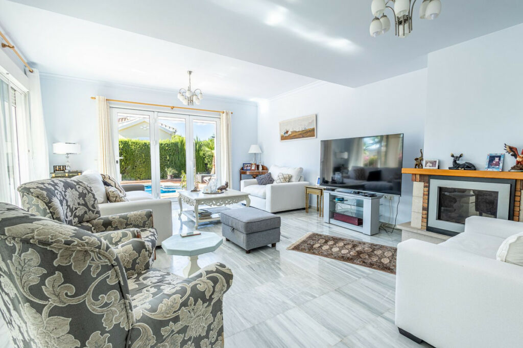 Detached Villa Alhaurin Golf Málaga - image 6