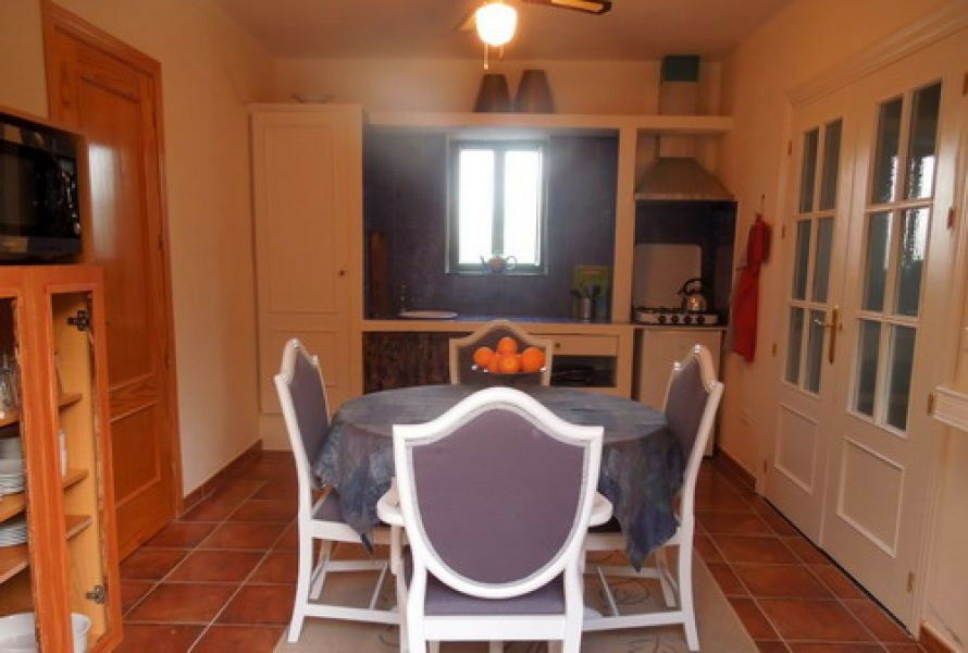 Detached Villa Colmenar Málaga - image 7