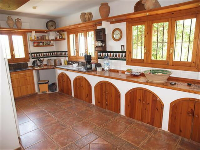Detached Villa Benajarafe Málaga - image 7