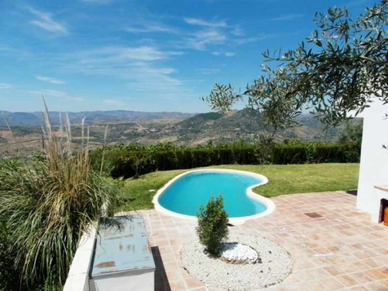 Detached Villa Periana Málaga - image 7