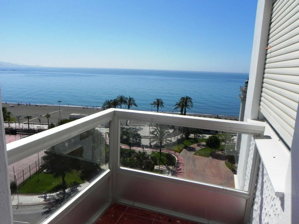 Middle Floor Apartment Torre del Mar Málaga - image 7