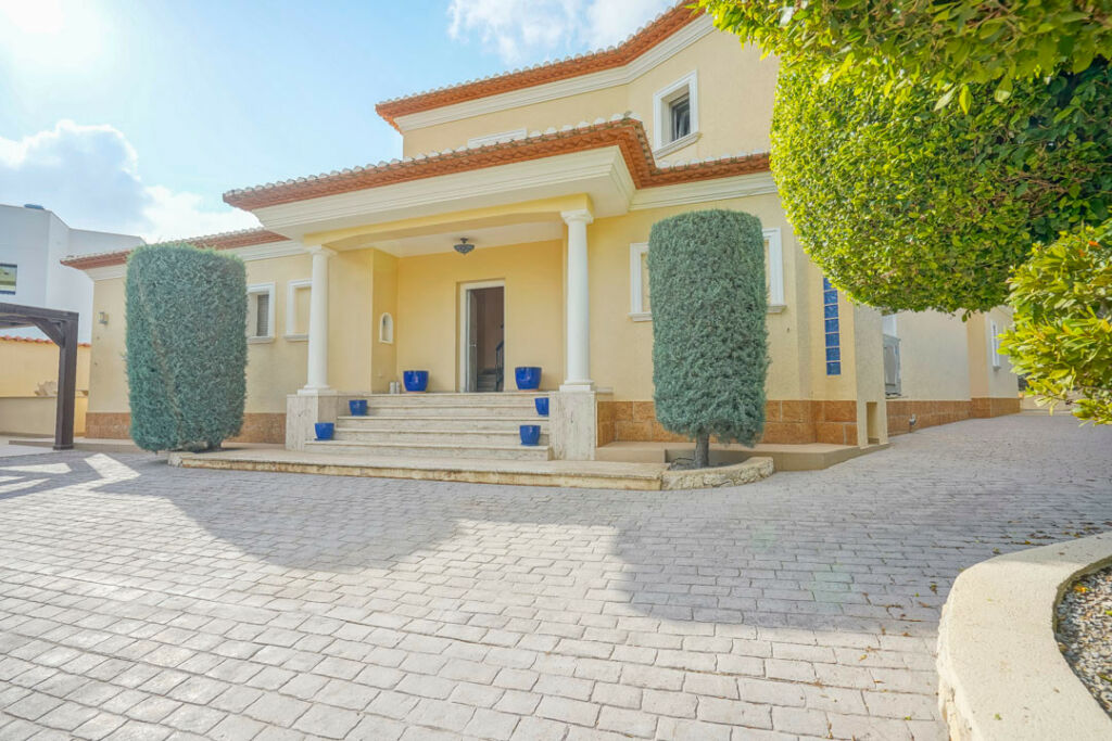 Detached Villa Benissa Alicante - image 7