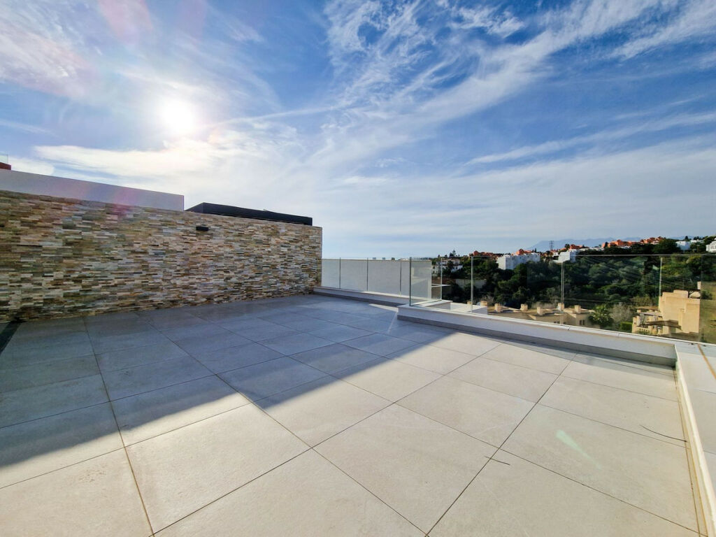 Penthouse Duplex Cabopino Málaga - image 3