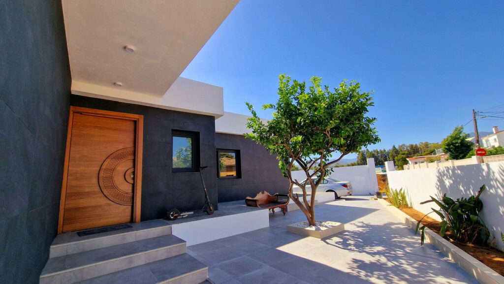 Detached Villa San Pedro de Alcántara Málaga - image 8