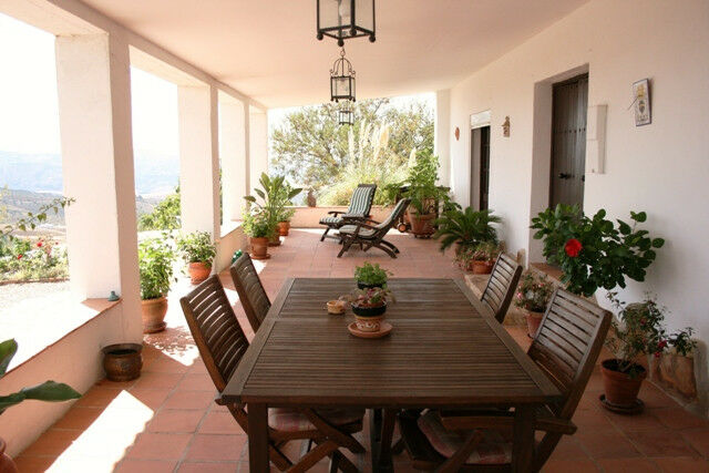Detached Villa Colmenar Málaga - image 7
