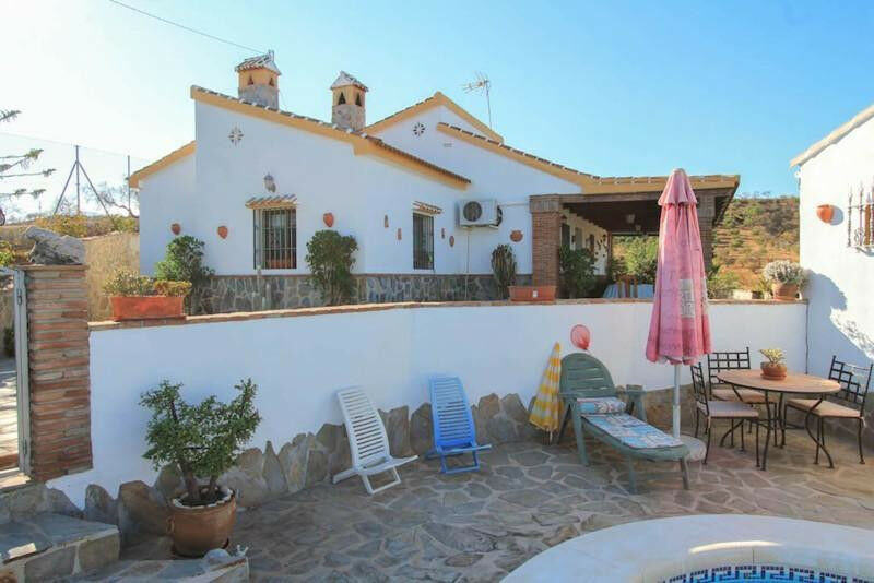 Detached Villa Guaro Málaga - image 8