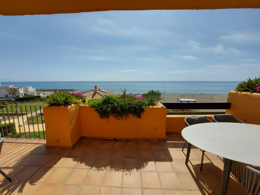 Middle Floor Apartment La Duquesa Málaga - image 7