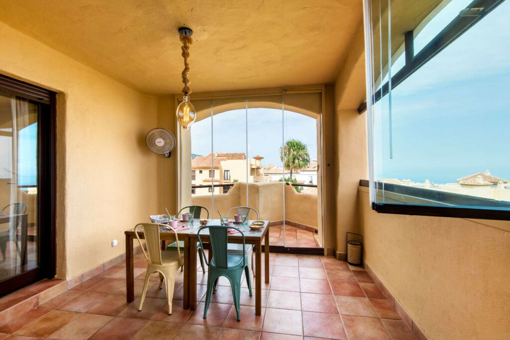 Middle Floor Apartment Benalmadena Málaga - image 7