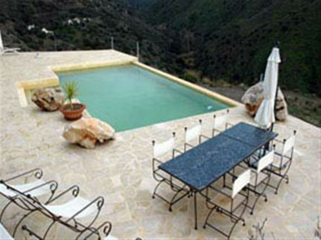 Detached Villa Canillas de Aceituno Málaga - image 7