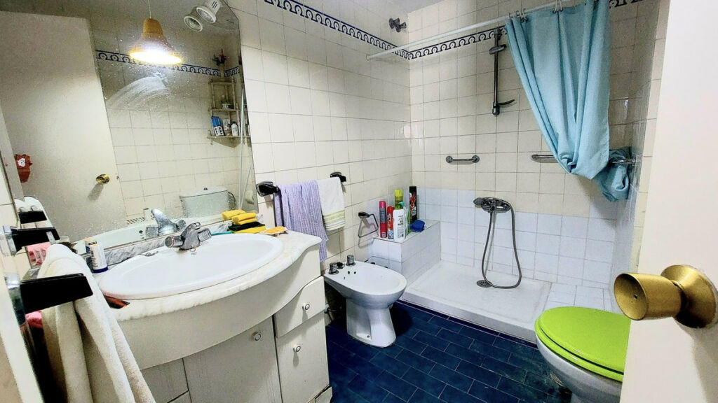 Middle Floor Apartment Fuengirola Málaga - image 7