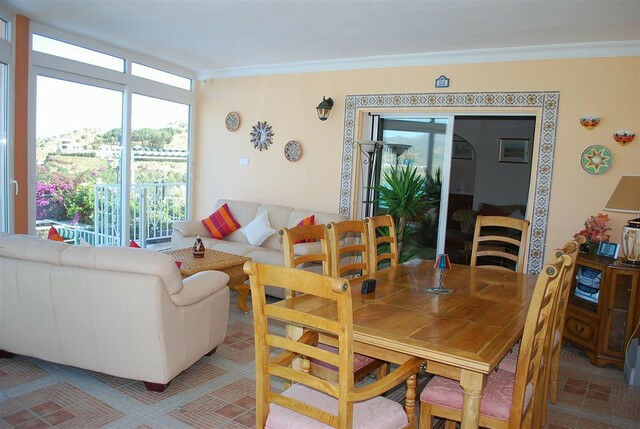 Detached Villa Viñuela Málaga - image 7