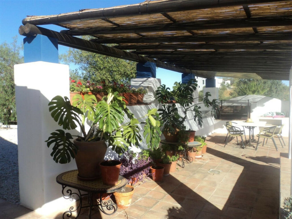 Detached Villa Riogordo Málaga - image 7