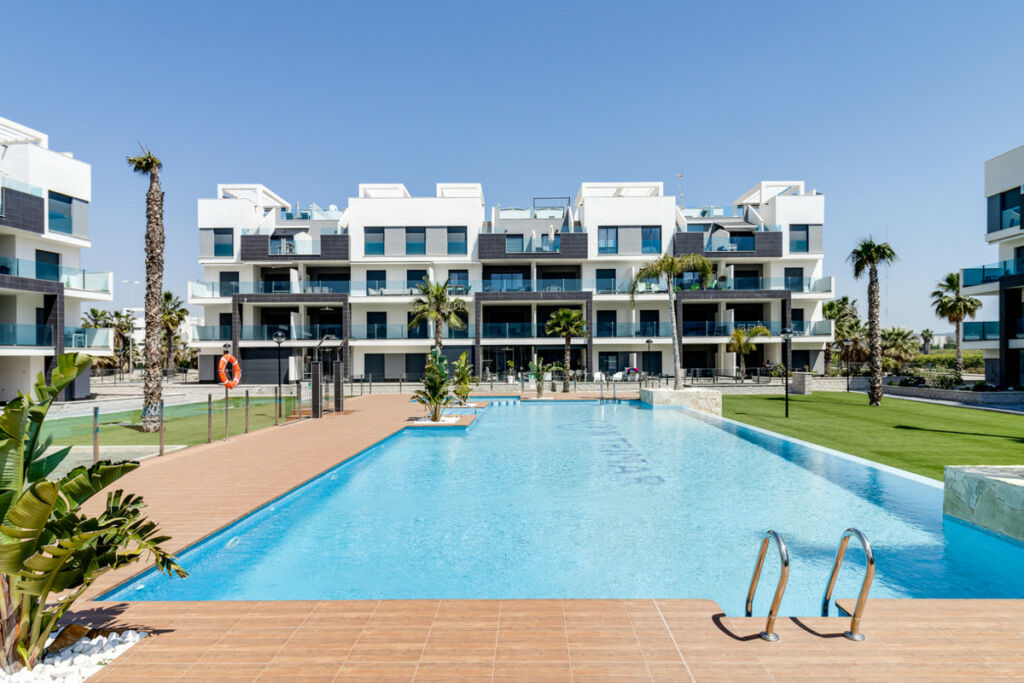 Middle Floor Apartment Guardamar del Segura Alicante - image 7
