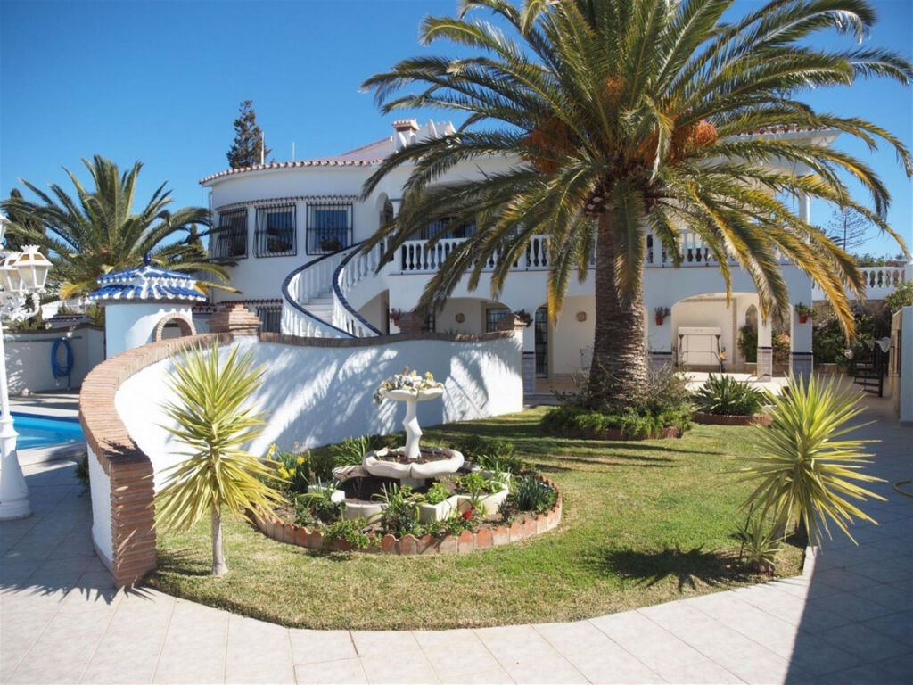 Detached Villa Caleta de Vélez Málaga - image 7
