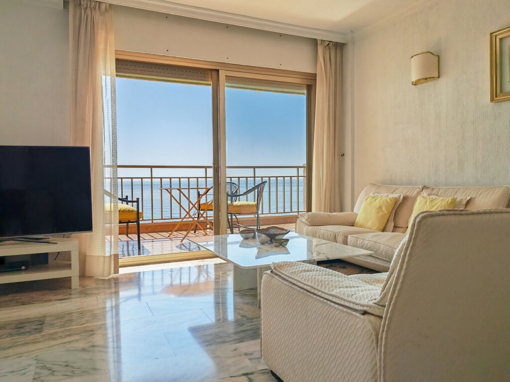 Middle Floor Apartment Los Boliches Málaga - image 7