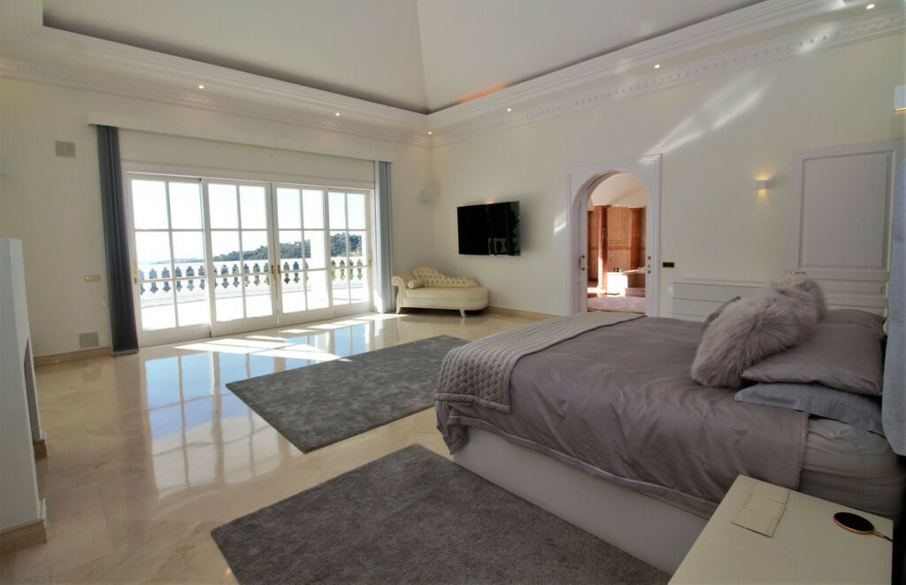 Detached Villa La Zagaleta Málaga - image 7