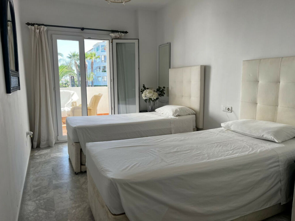 Ground Floor Apartment Puerto Banús Málaga - image 8