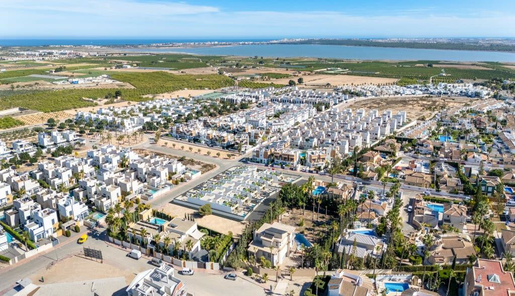 Detached Villa Ciudad Quesada Alicante - image 8