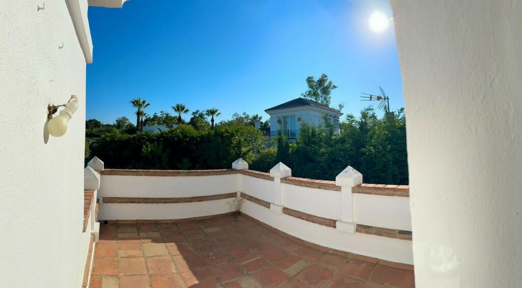 Detached Villa Sotogrande Costa Cádiz - image 8