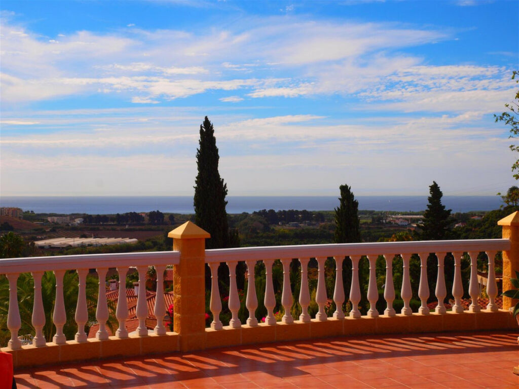 Detached Villa Torre del Mar Málaga - image 8