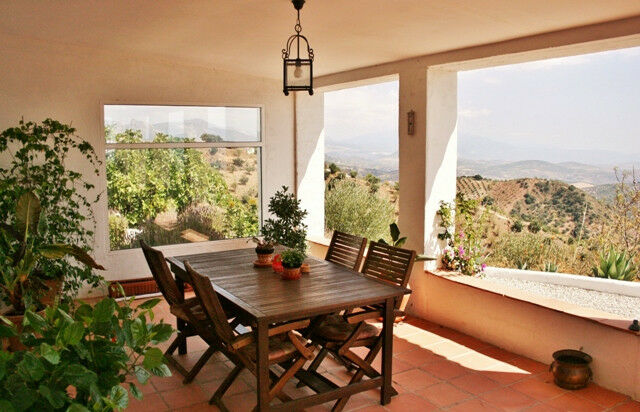 Detached Villa Colmenar Málaga - image 8