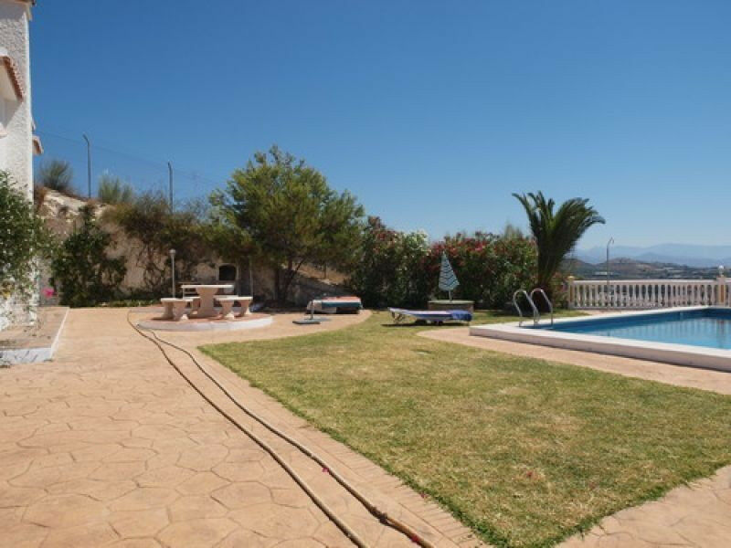 Detached Villa Benajarafe Málaga - image 8