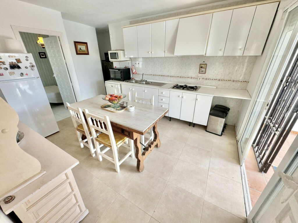 Detached Villa Calahonda Málaga - image 8