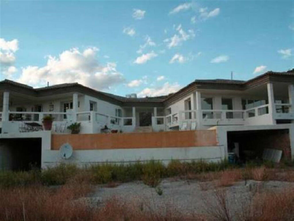 Detached Villa Canillas de Aceituno Málaga - image 8