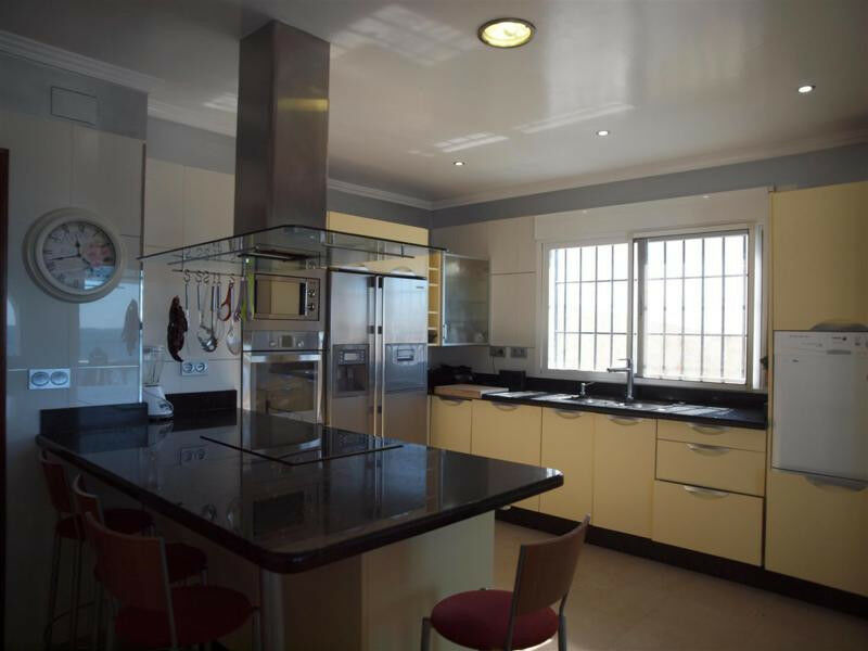 Detached Villa Benajarafe Málaga - image 8