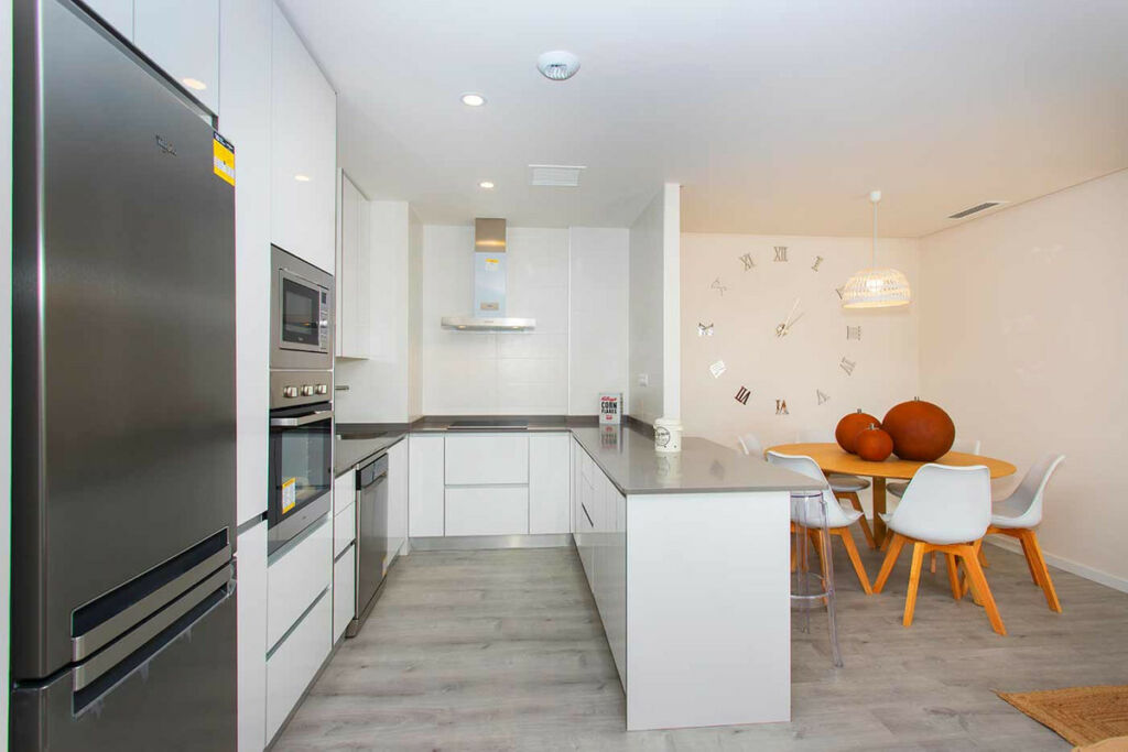 Middle Floor Apartment Villamartin Alicante - image 8