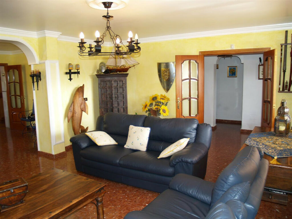Detached Villa Benajarafe Málaga - image 8